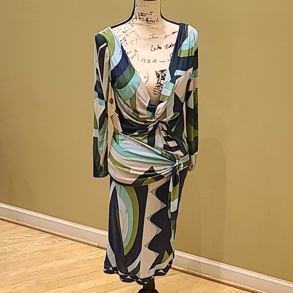 Emilio Pucci Dresses & Skirts - Emilio Pucci Dress NWT Size 10 model 17R175 in shades of green blue and gray